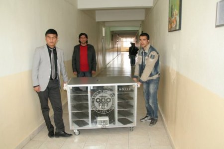 Üniversite Öğrencileri Akıllı Sınıfı Bir Dolaba Sığdırdı