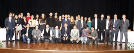 Üniversite öğrencileri İzmir’de münazara için biraraya geldi