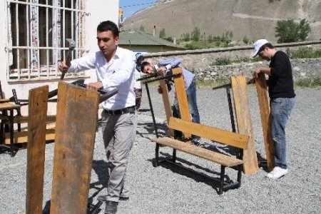 Üniversite öğrencileri köy okulunu yeniledi