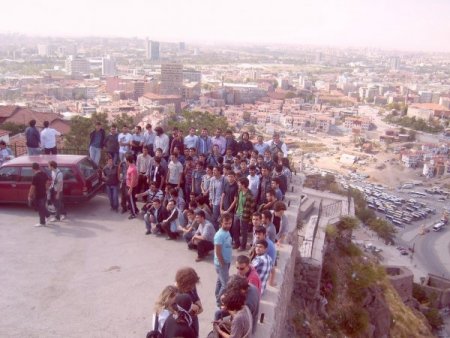 Üniversite öğrencileri üstü açık otobüslerle Başkent'i keşfe çıktı