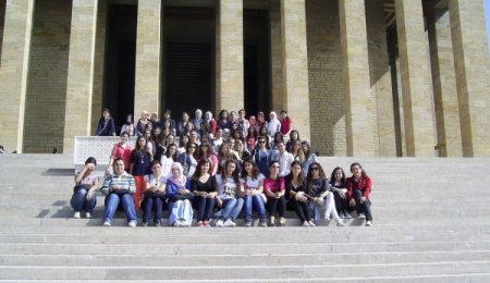 Üniversite öğrencileri üstü açık otobüslerle Başkent'i keşfe çıktı