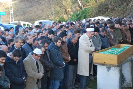 Üniversite öğrencisi gözyaşları arasında son yolculuğuna uğurlandı