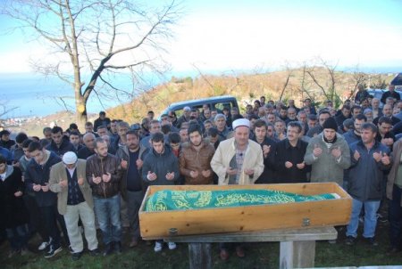 Üniversite öğrencisi gözyaşları arasında son yolculuğuna uğurlandı