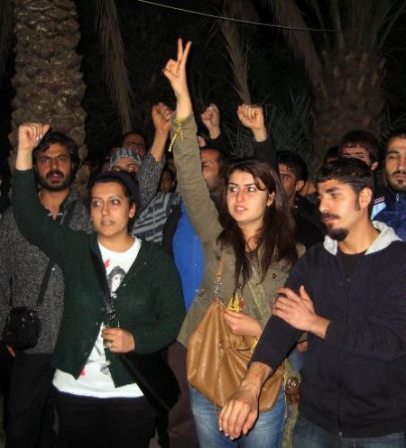 Üniversitede Öğrenci Temsilciği Seçiminde Kavga: 1'i Ağır 2 Yaralı (2)