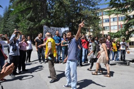 Üniversitedeki eylemler aileleri tedirgin ediyor