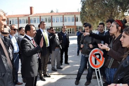 Üniversitedeki provokasyonu polis önledi