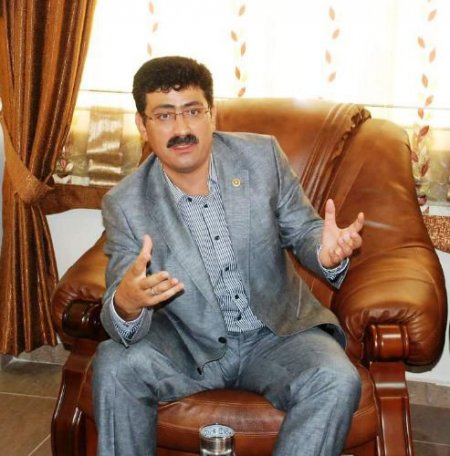 Üniversitedeki Temel Atma Töreninde Söz Düellosu
