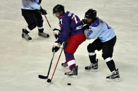 Üniversiteler Arası Buz Hokeyi Türkiye Şampiyonası Erzurum’da başladı