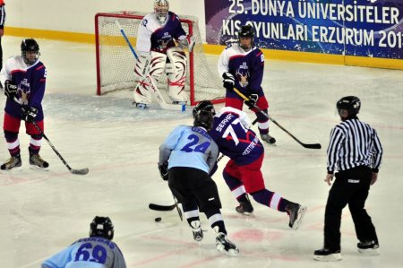Üniversiteler Arası Buz Hokeyi Türkiye Şampiyonası Erzurum’da başladı