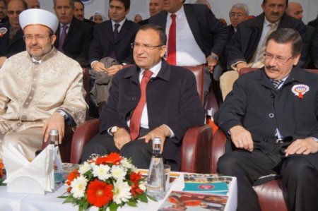 “Üniversitelerde cami mimarisi ile ilgili dersler verilmeli”