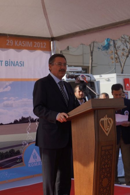 “Üniversitelerde cami mimarisi ile ilgili dersler verilmeli”