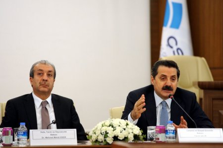 Üniversiteli çobanlar yolda