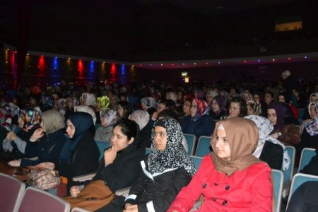 Üniversiteli gençler ‘Kardeşlik Platformu’nda buluştu