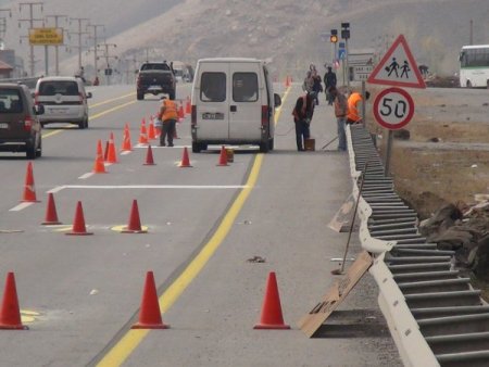 Üniversiteli öğrenciler tepkili: Kazalar, kavşağa çizgi çizerek önlenmez