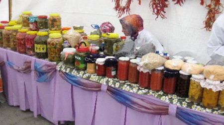 Üniversiteli Öğrenciler Yararına Kermes Düzenlendi