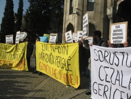 Üniversiteliler, Temsilcilerinin Yök Başkanı'yla Buluşmasını Protesto Etti