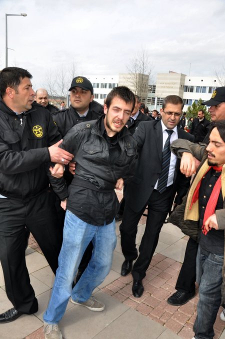 Üniversitelilerin yemek zammı protestosunda olay çıktı: 9 yaralı, 5 gözaltı