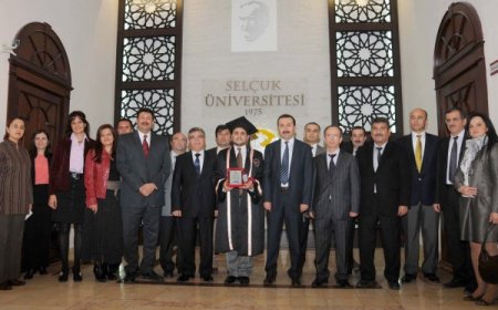 Üniversiteyi hem Konya'da hem de ABD'de okudu çift diploma sahibi oldu