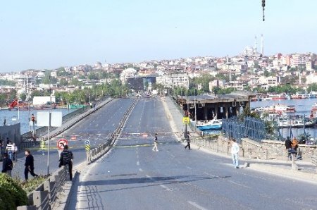 Unkapanı Köprüsü trafiğe kapatıldı