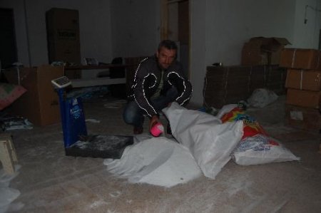 Ünlü Deterjan Markalarının Taklitlerinin Yapıldığı Depoya Baskın