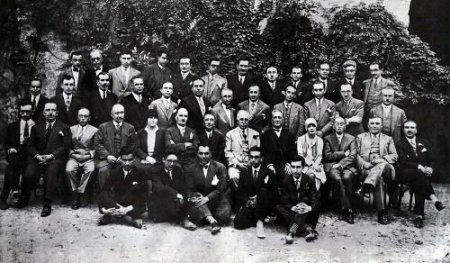 Ünlü Edebiyatçıları Bir Arada Gösteren Fotoğraf Kitap Oldu