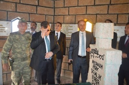 Ünlü Halk Ozanı Aşık Şenlik unutulmadı