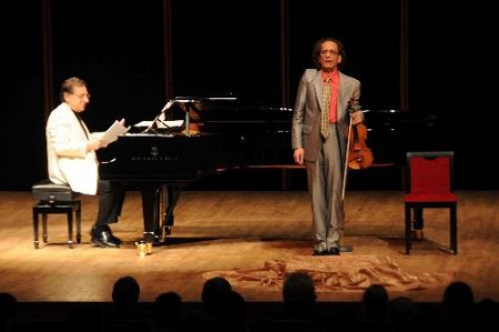 Ünlü Keman Virtüözü Farid Farjad İzmir'de Sahne Aldı