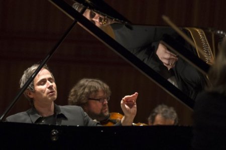 Ünlü piyanist Anderszewski, İstanbullu müzikseverlerle buluştu