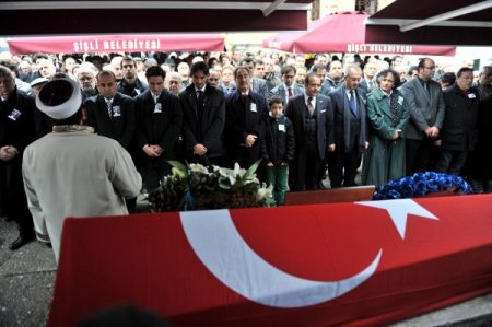 Ünlü Ressam Doğançay son yolcuğuna uğurlandı