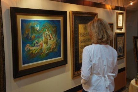 Ünlü ressamın tablosu, tuvalet kapısına asılı bulundu