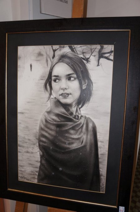 Ünlü ressamın tablosu, tuvalet kapısına asılı bulundu