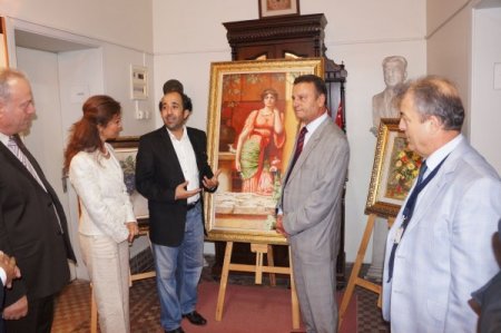 Ünlü ressamın tablosu, tuvalet kapısına asılı bulundu