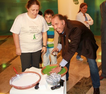 Ünlü sanatçı Fatih Erkoç’tan piyano ve flüt ile organ bağışına davet