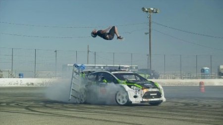 Ünlü Yarışçı Ken Block’tan Nefes Kesen Gösteri