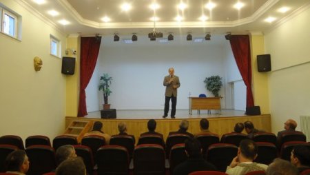 Ünlü yazar Halit Ertuğrul, mahkumlara konferans verdi