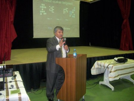 Ünlü Yönetmen Mesut Uçakan, Mahkumlarla Bir Araya Geldi