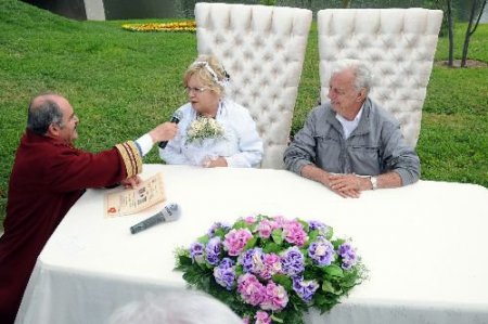 Ünlüler, 'şehr-i Aşk Adası'nda Nikah Tazeledi