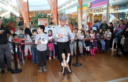 Ünlülerin kuklalarıyla nostalji yaşadılar