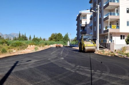 Ünsal Mahallesi'ne 4 bin ton sıcak asfalt