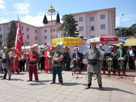 Ünye AKTİF-DER kermesi Mehteran Takımı ile açıldı