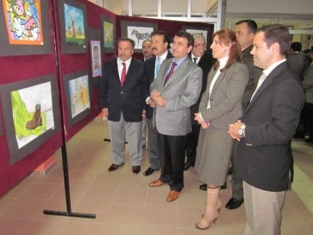 Ünye Atatürk Anadolu Lisesi’nin konferans salonu açıldı