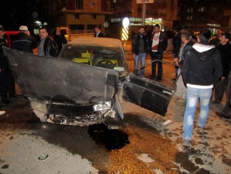 Ünye Sanayi Sitesi girişinde trafik kazası