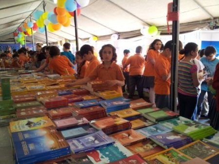 Ünye’de kitap fuarına yoğun ilgi devam ediyor