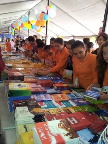 Ünye’de kitap fuarına yoğun ilgi devam ediyor