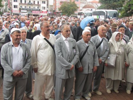 Ünyeli hacı adayları kutsal topraklara uğurlandı