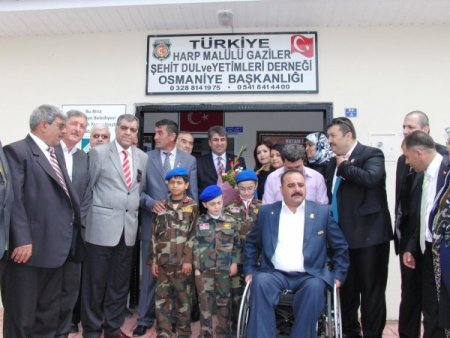 Uran: Terör Siyasi Kimliğe Büründü