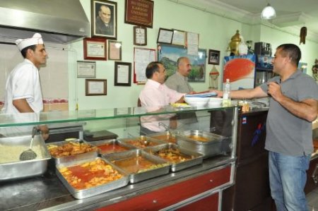 "üretici Tarım Bakanı'na Küstü"