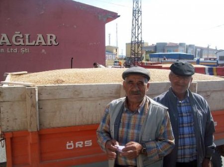 Üreticiler, Ürünlerini Satmaya Başladı