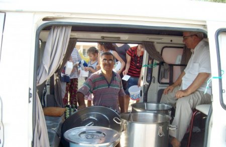 Urla’yı Tanıtma Derneği Her Gün 300 Kişiye İftar Veriyor