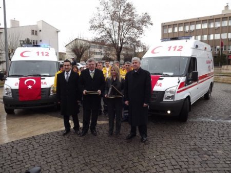 Uşak 112 Acil Sağlık Hizmetleri’ne iki ambulans bağışlandı